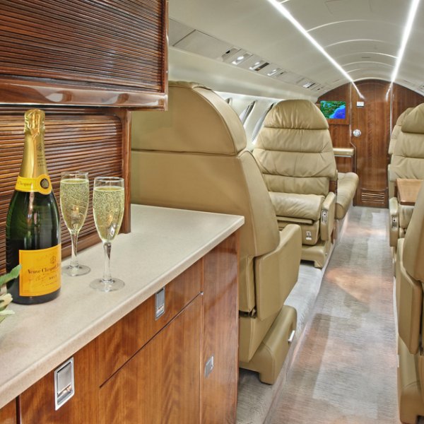Luxury-Flight-600-600
